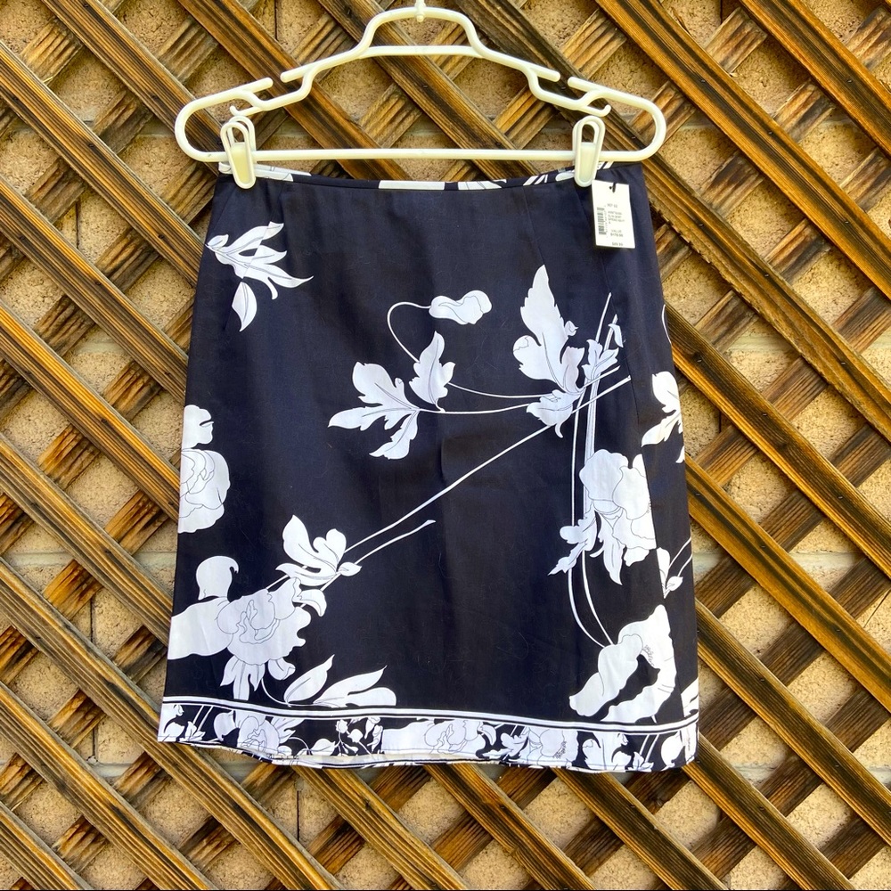 Tahari Elva Skirt Spring Navy size 6